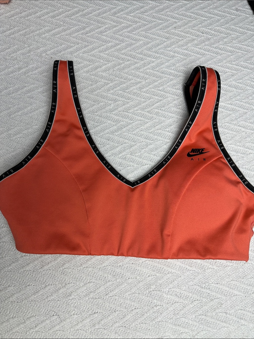 Nike air coral sports bra with mesh back - Picture 1 of 1